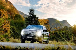 Elektrische Pick-Up Ikone Ford F-150 Lightning kommt in d...